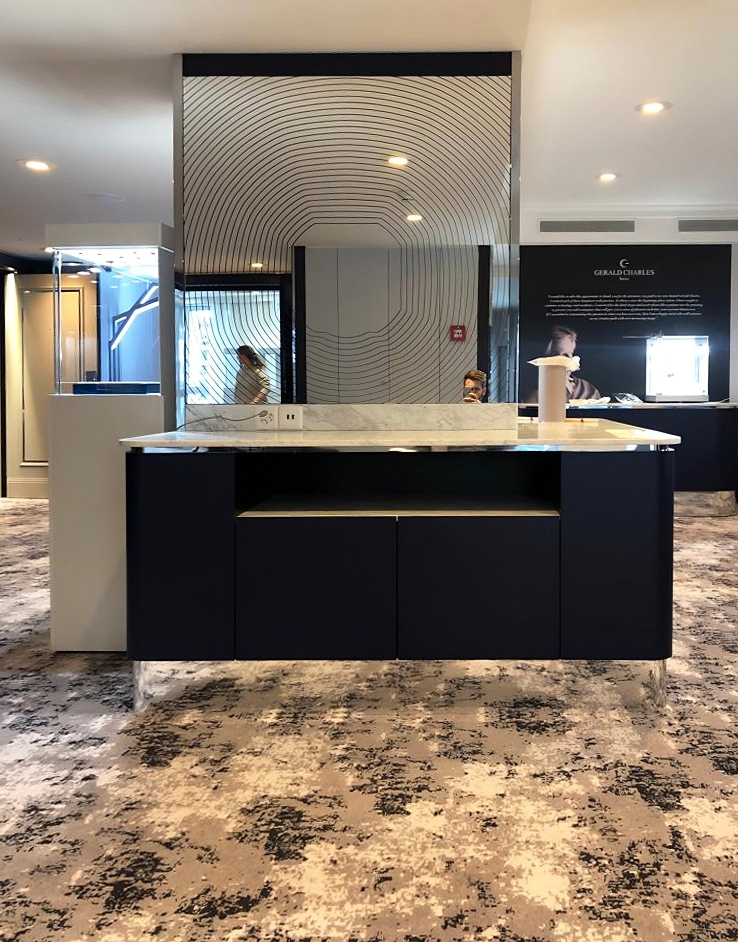 vetrina visual merchandising Etro