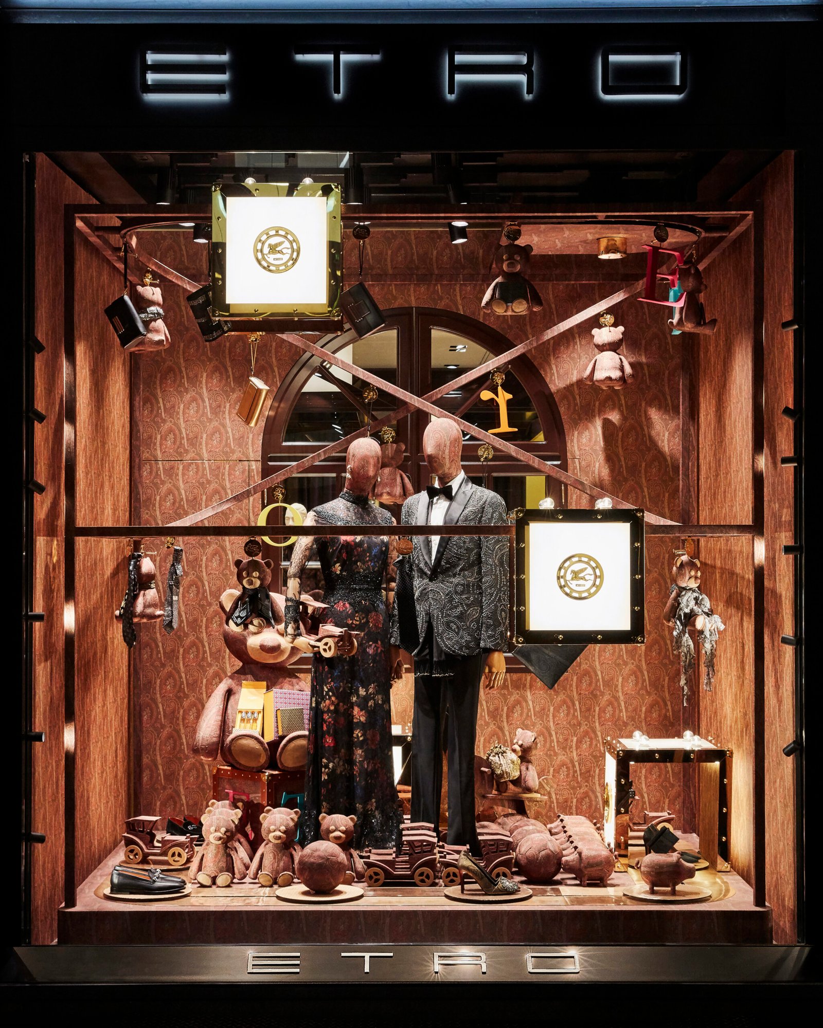 vetrina visual merchandising Etro