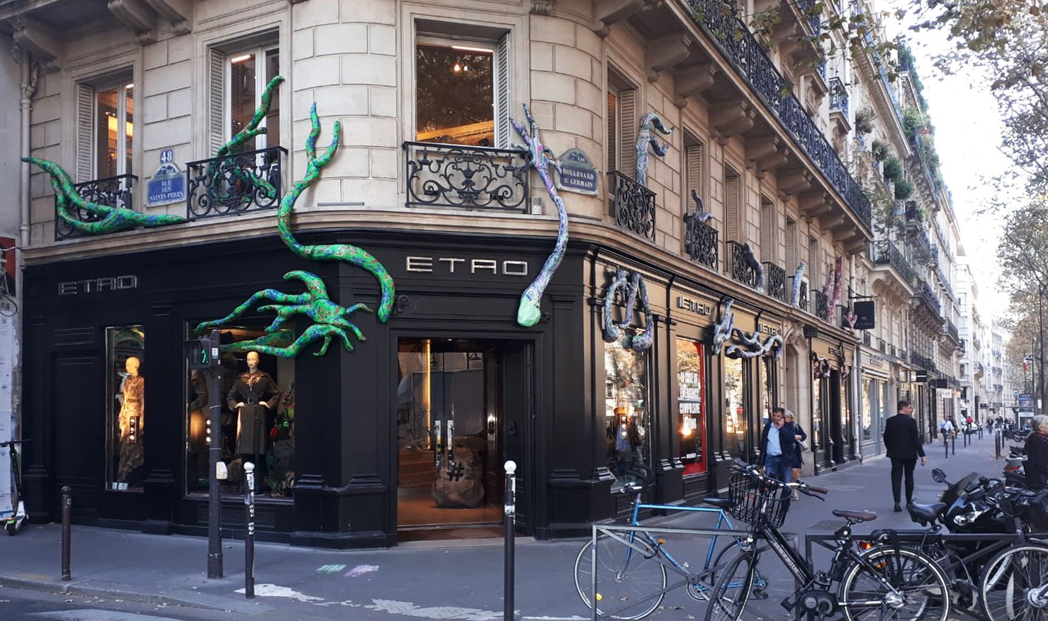 vetrina visual merchandising Etro