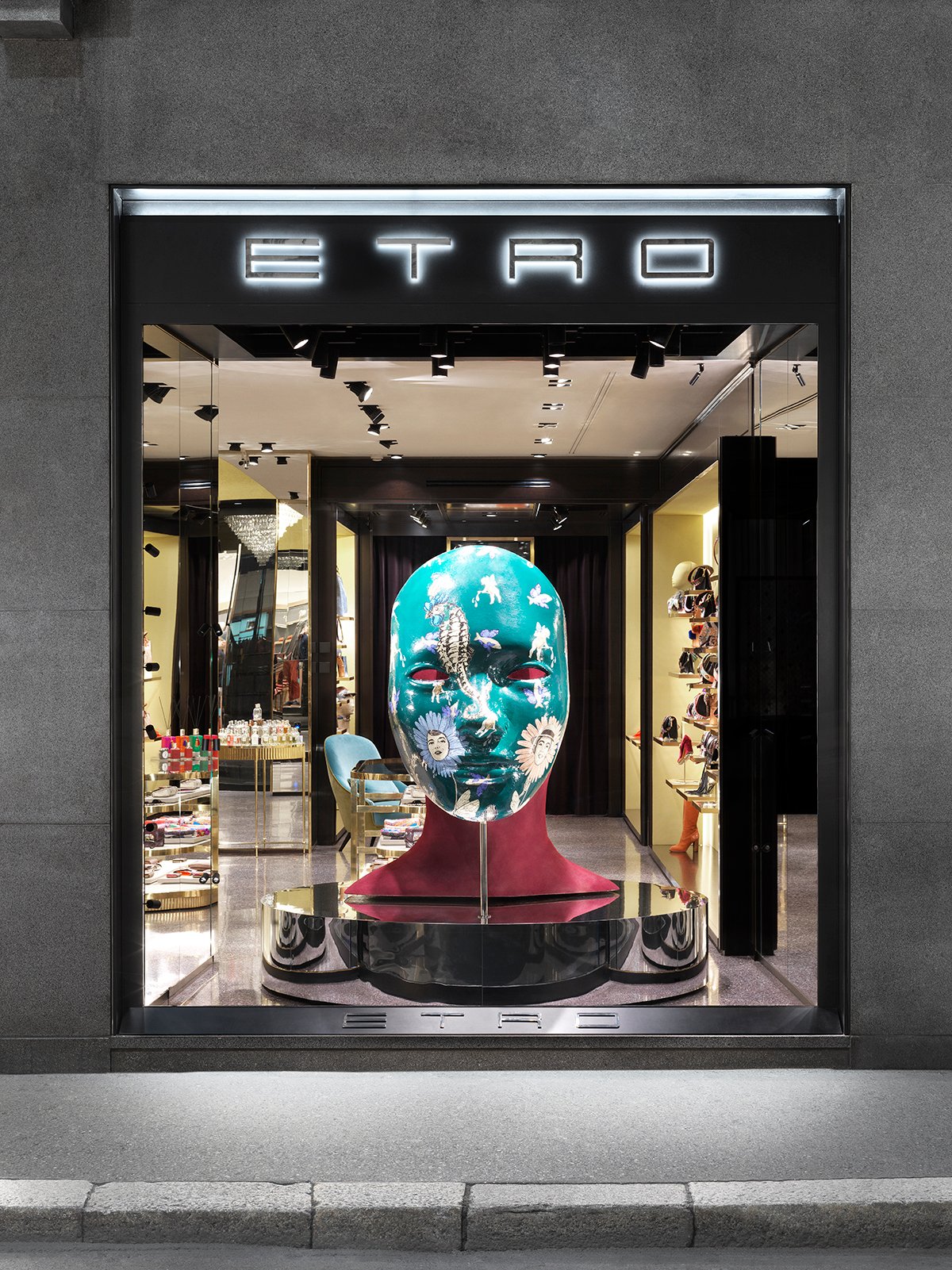 vetrina visual merchandising Etro